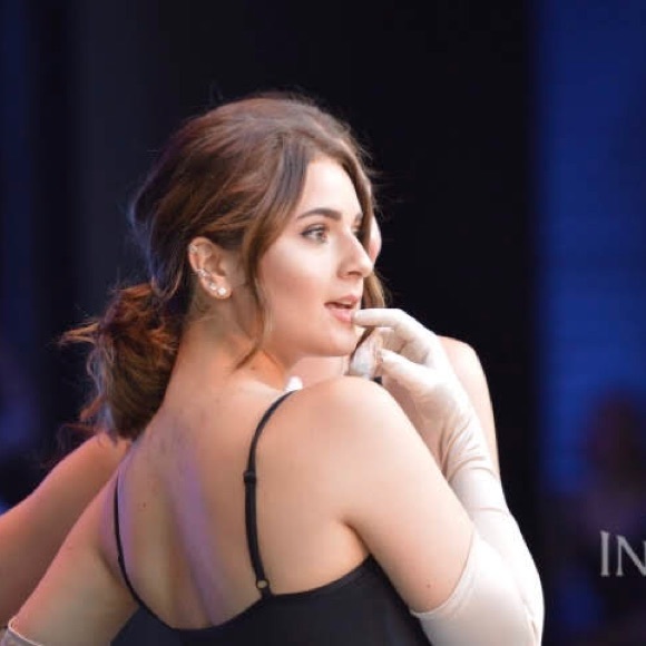 Meet your Posher, Abby - Picture 2 of 4